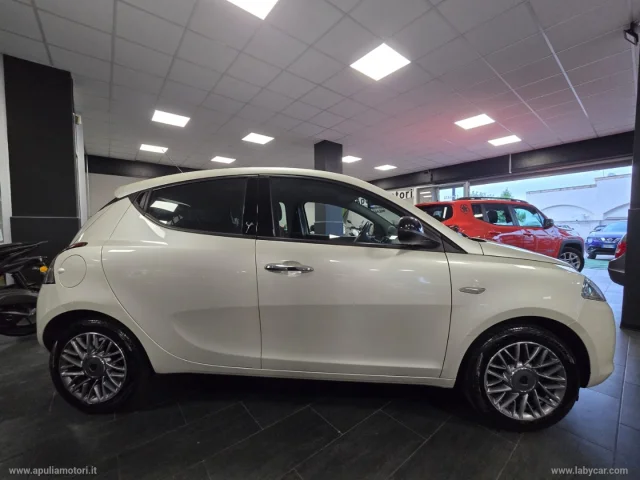 Auto - Lancia ypsilon 1.2 69 cv 5p. s&s platinum