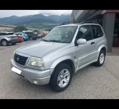 Auto - Suzuki grand vitara 1.6i 16v 3p.