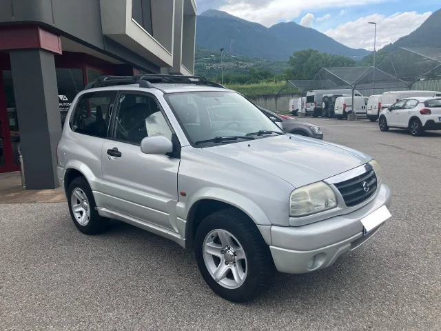 Auto - Suzuki grand vitara 1.6i 16v 3p.