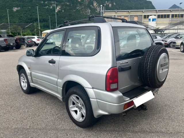 Auto - Suzuki grand vitara 1.6i 16v 3p.