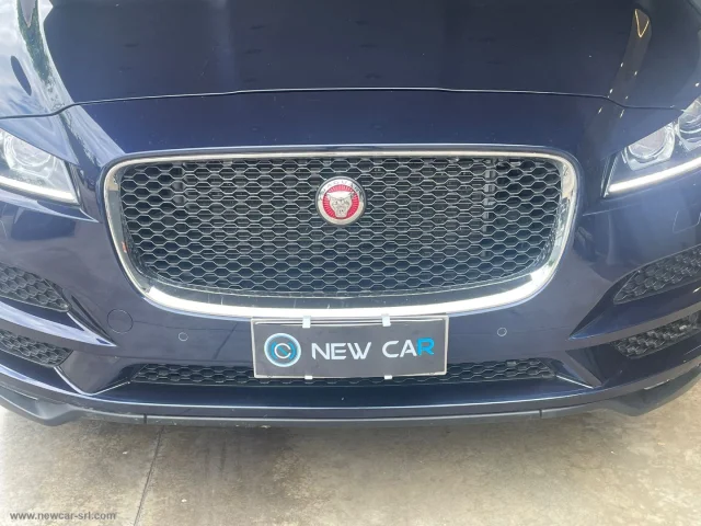 Auto - Jaguar f-pace 2.0 d 180 cv awd aut. prestige