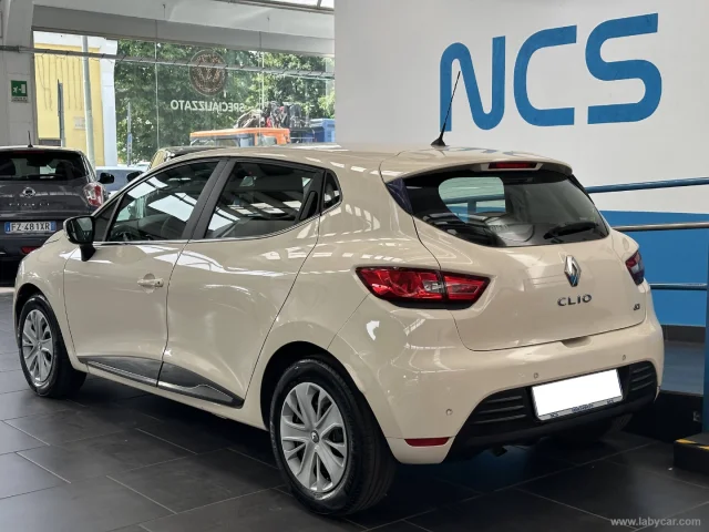 Auto - Renault clio dci 8v 90 cv s&s 5p. energy intens
