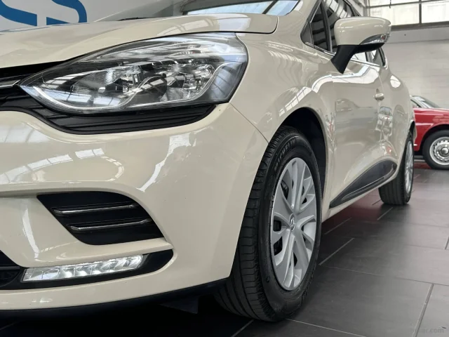 Auto - Renault clio dci 8v 90 cv s&s 5p. energy intens