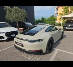 Auto - Porsche 911 carrera gts