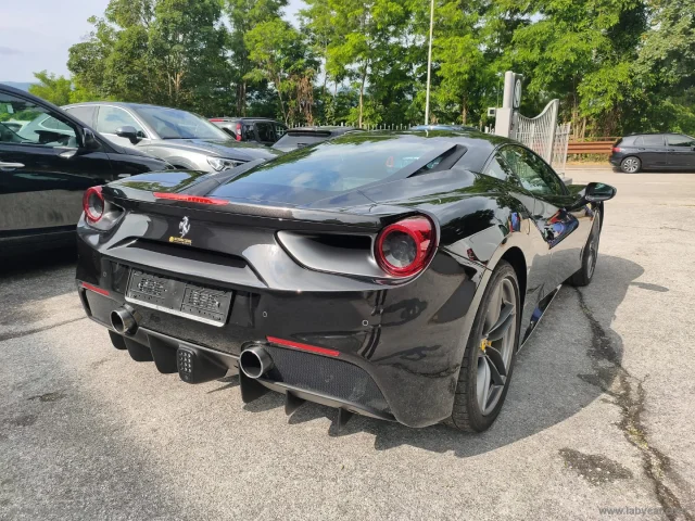 Auto - Ferrari 488 gtb