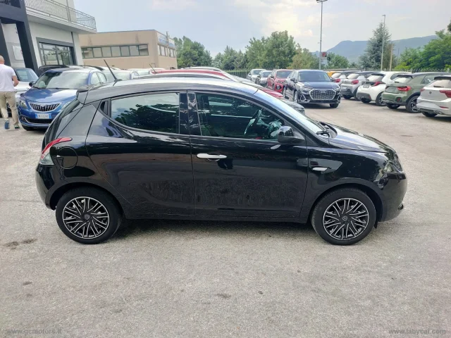 Auto - Lancia ypsilon 1.0 firefly 5p.s&s hybryd gold
