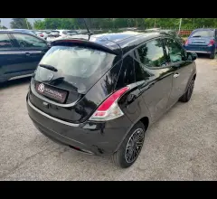 Auto - Lancia ypsilon 1.0 firefly 5p.s&s hybryd gold
