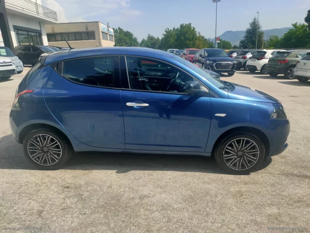 Auto - Lancia ypsilon 1.0 firefly 5p.s&s hybryd gold