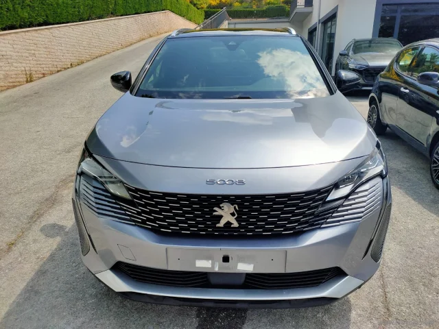 Auto - Peugeot 5008 puretech turbo 130s&s eat8 all.pack