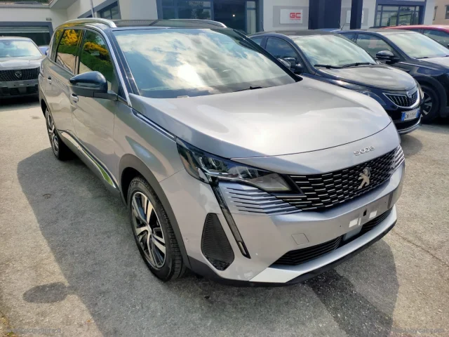 Auto - Peugeot 5008 puretech turbo 130s&s eat8 all.pack