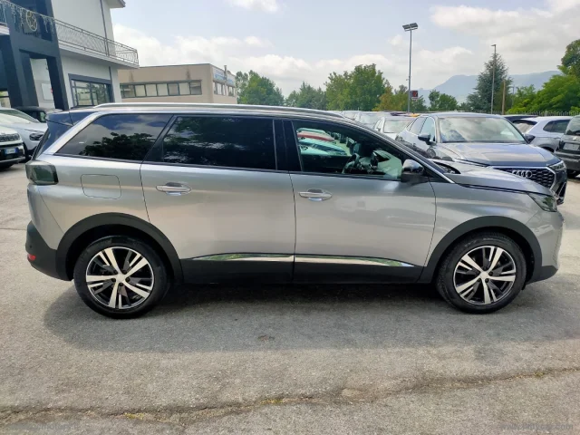 Auto - Peugeot 5008 puretech turbo 130s&s eat8 all.pack