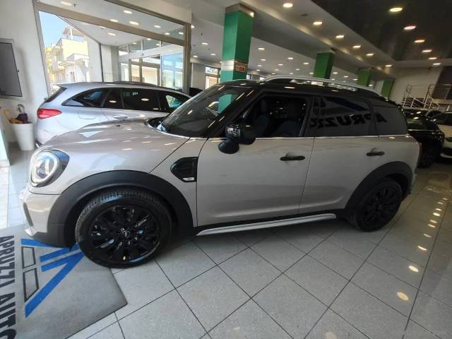 Auto - Mini mini cooper d classic countryman