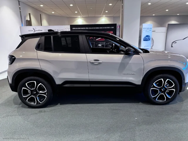 Auto - Jeep avenger 1.2 turbo mhev summit