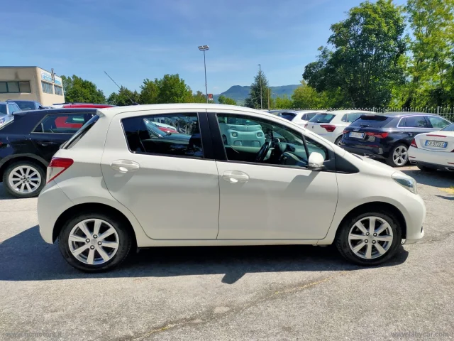 Auto - Toyota yaris 1.0 5p. lounge