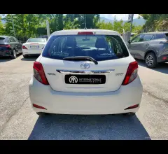 Auto - Toyota yaris 1.0 5p. lounge
