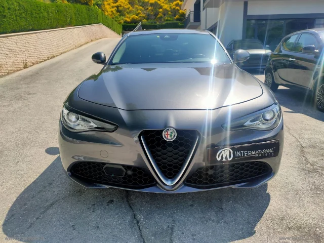 Auto - Alfa romeo giulia 2.2 td 160 cv super