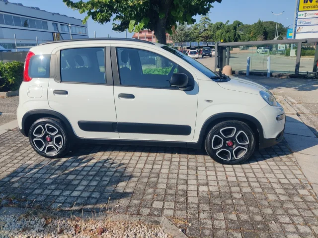 Auto - Fiat panda 1.0 firefly s&s hybrid city life