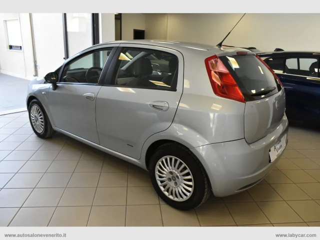 Auto - Fiat grande punto 1.3 mjt 75 cv 5p. dynamic