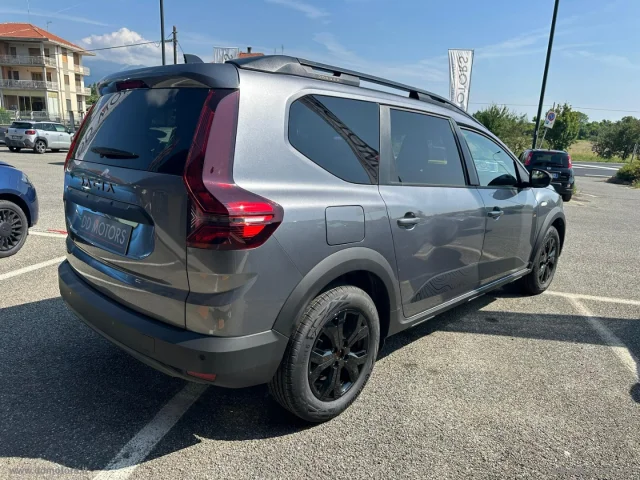 Auto - Dacia jogger 1.6 hybrid 140 5 posti extreme