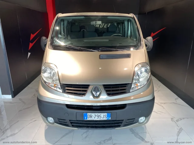 Renault trafic t27 2.0 dci/115 pc-tn pass. conf.