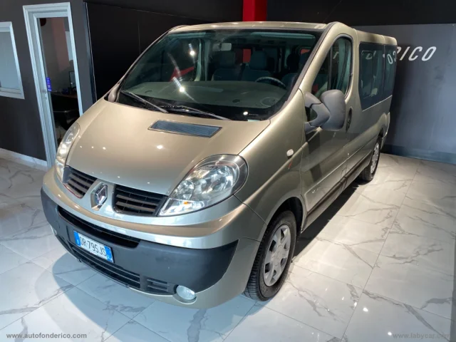 Auto - Renault trafic t27 2.0 dci/115 pc-tn pass. conf.