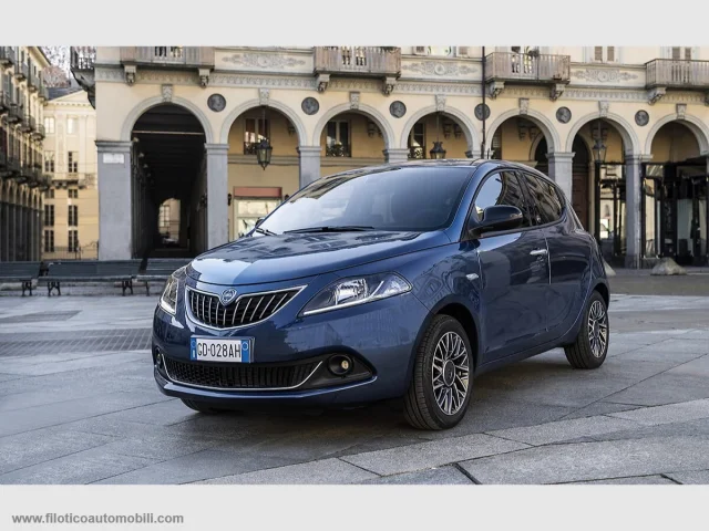 Lancia ypsilon 1.0 firefly 5p.s&s hybryd gold Auto - Lancia ypsilon 1.0 firefly 5p.s&s hybryd gold
