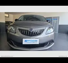 Auto - Lancia ypsilon 1.0 firefly 5ps&s hyb. eco silv.