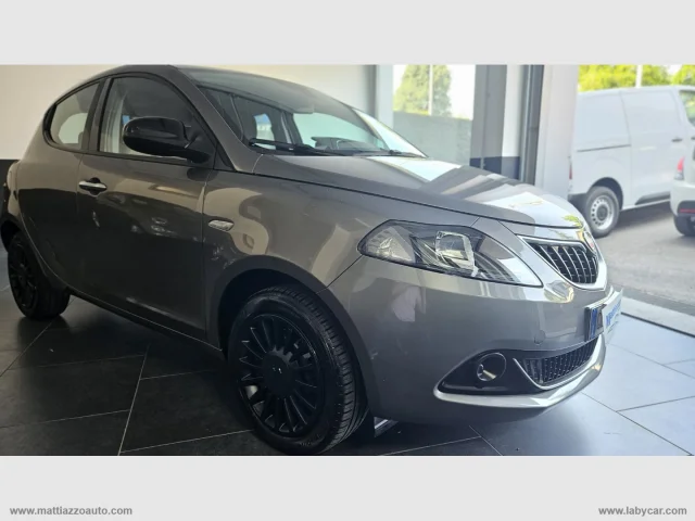 Auto - Lancia ypsilon 1.0 firefly 5ps&s hyb. eco silv.