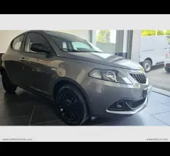 Auto - Lancia ypsilon 1.0 firefly 5ps&s hyb. eco silv.