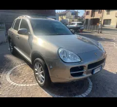 Auto - Porsche cayenne