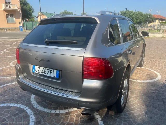 Auto - Porsche cayenne