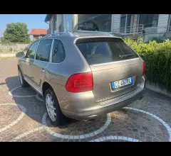 Auto - Porsche cayenne