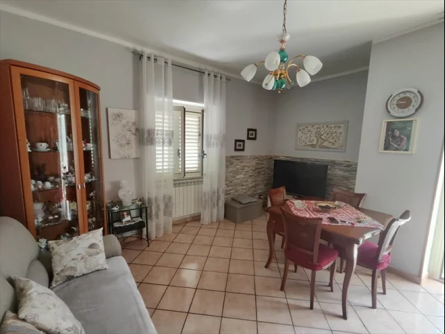 Appartamento in vendita a rogliano zona residenziale