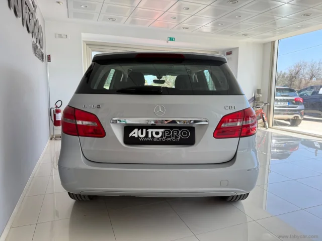 Auto - Mercedes-benz b 180 cdi blueefficiency executive