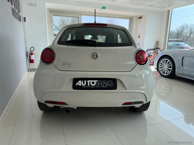 Auto - Alfa romeo mito 1.3 jtdm-2 95 cv s&s distinctive