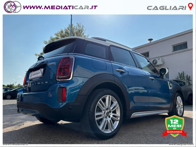 Auto - Mini mini cooper se bus. countrym.all4 aut