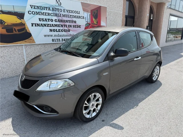 Auto - Lancia ypsilon 1.3 mjt 95 cv 5p. s&s silver