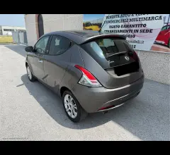 Auto - Lancia ypsilon 1.3 mjt 95 cv 5p. s&s silver