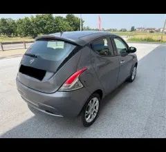 Auto - Lancia ypsilon 1.3 mjt 95 cv 5p. s&s silver