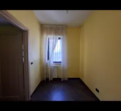 Appartamenti in Vendita - Ufficio in vendita a modugno periferia