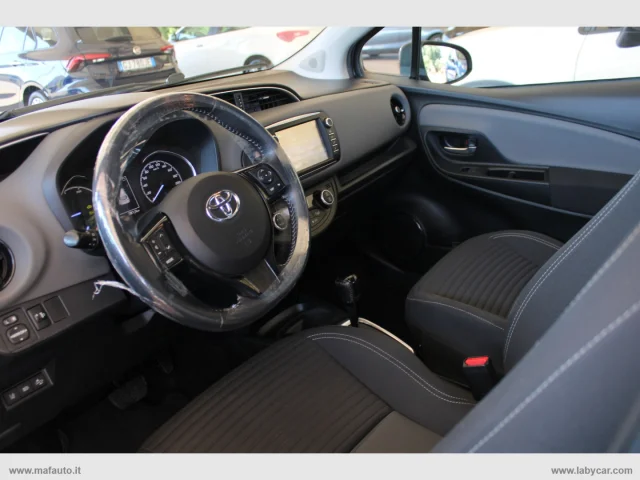Auto - Toyota yaris 1.5 hybrid 5p. business