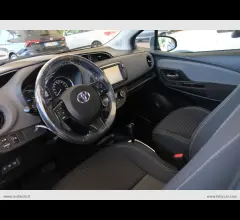 Auto - Toyota yaris 1.5 hybrid 5p. business