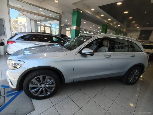 Auto - Mercedes-benz glc 250 d 4matic sport