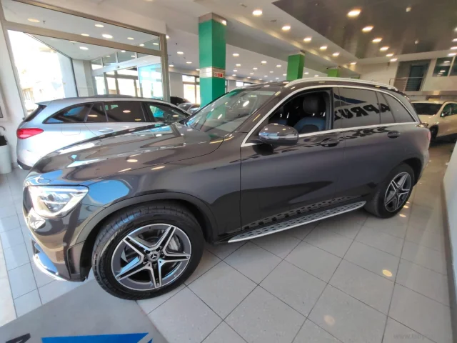 Auto - Mercedes-benz glc 300 de 4matic eq-power premium