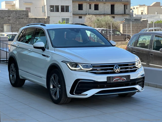 Auto - Volkswagen tiguan 2.0 tdi 150cv scr dsg r-line