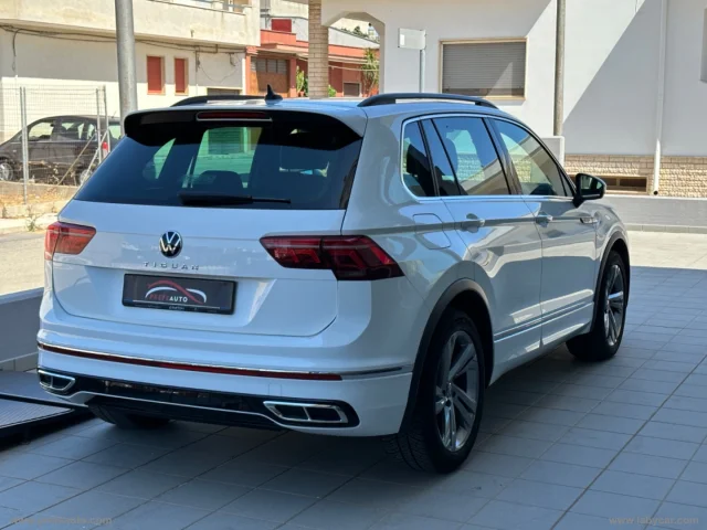 Auto - Volkswagen tiguan 2.0 tdi 150cv scr dsg r-line