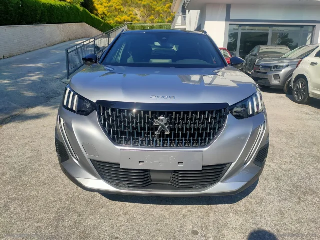 Auto - Peugeot 2008 puretech 130 s&s eat8 gt