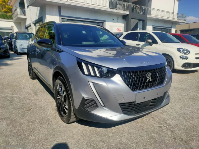 Auto - Peugeot 2008 puretech 130 s&s eat8 gt