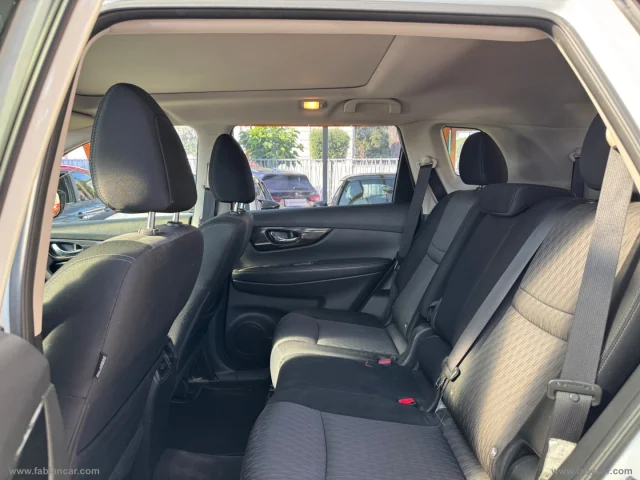 Auto - Nissan x-trail 2.0 dci 2wd x-tronic tekna