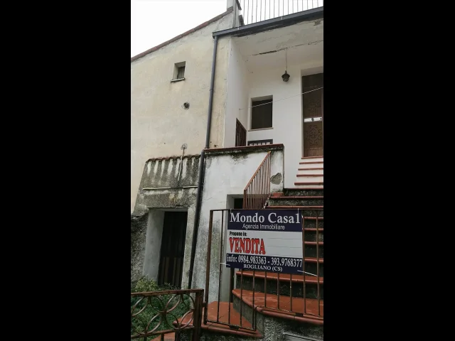 Casa indipendente in vendita a rogliano centro storico